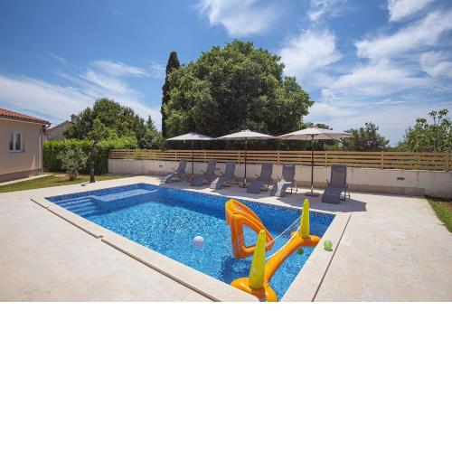 Villa mit Pool und klimatisierten Schlafzimmern