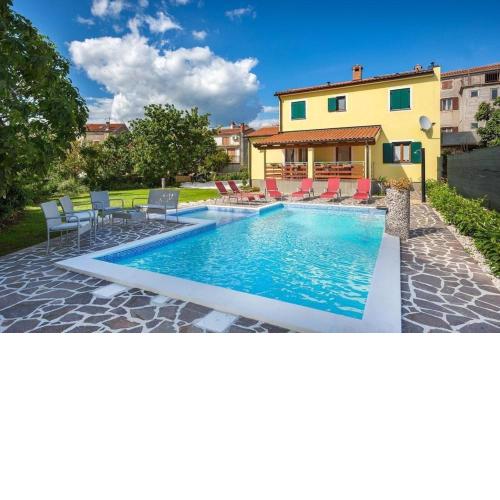 Villa mit Pool