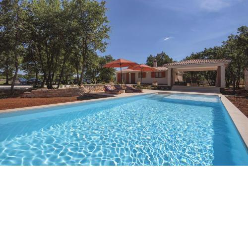 Villa mit privatem Pool und großem Grundstück
