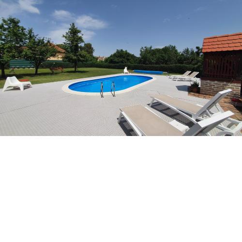 Villa Mons Aureus