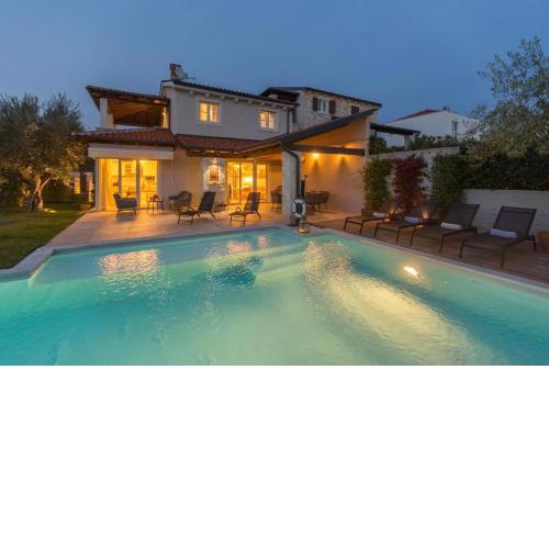 Villa Nar mit Pool und Panoramameerblick bei Porec