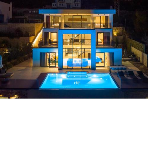 Villa Naya with Heated Pool and Hot Tub