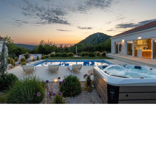 Villa Nebesi with pool and jacuzzi