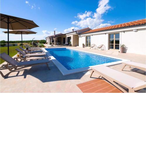 Villa Nola