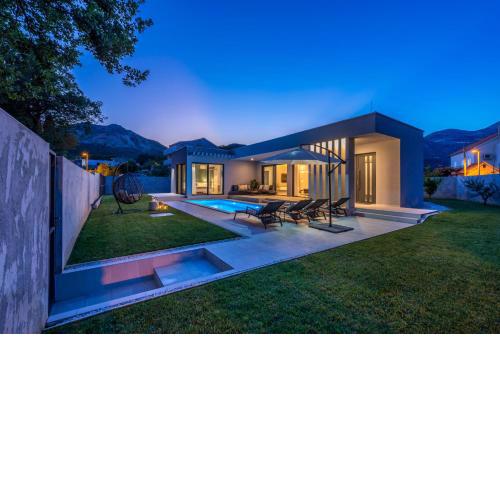 Villa Oasis - Your luxury home away from home