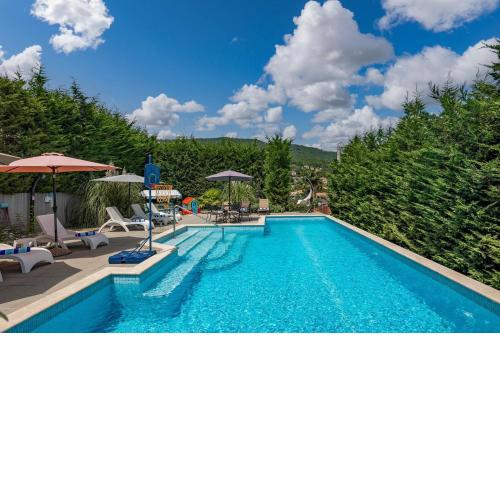 Villa Okra With Pool - Happy Rentals