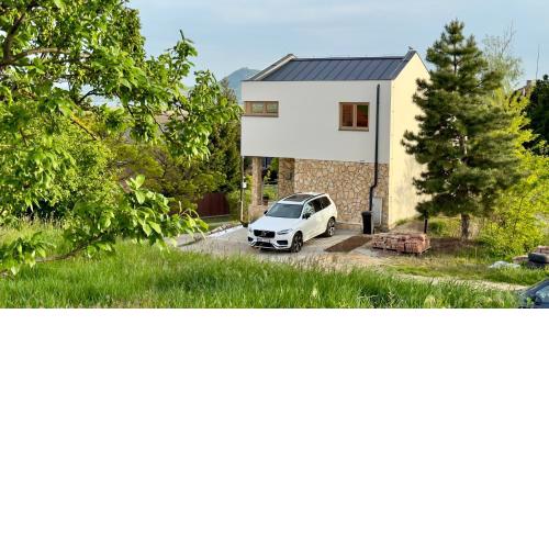 Villa Popice s výhledem na Pálavu
