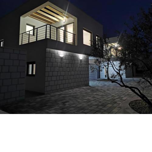 Villa Prova M