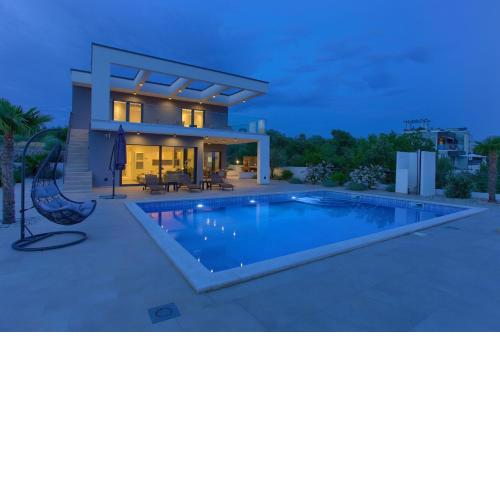 Villa QUADRA with heated pool