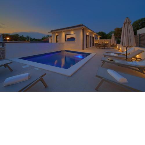 Villa QUARNARO with heated pool