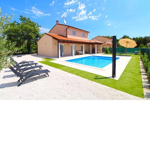 Villa Rose 2352