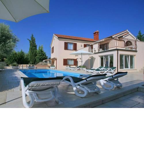Villa Rosy Comfortable holiday residence