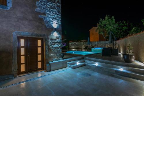 Villa Sagri - heated pool