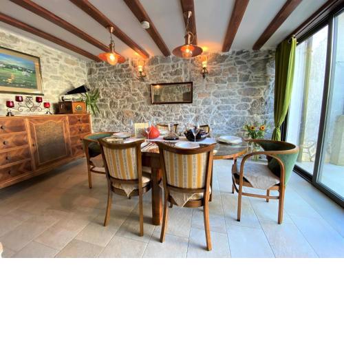 VILLA SALVIA - Holiday house with pool -