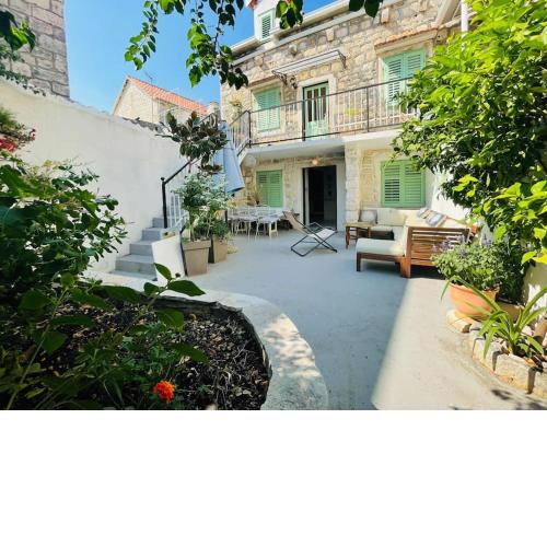 Villa Seget Donji