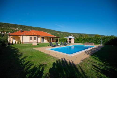 Villa Six Brothers a luxury villa in Imotski, pool