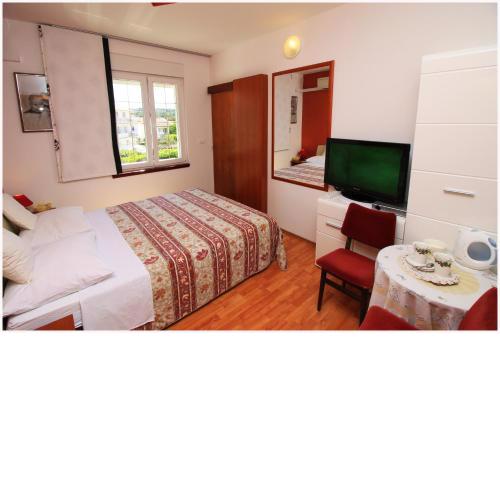 Villa Šjor Room-Delux- with a modern bathroom- - Primosten -Lokvice 6