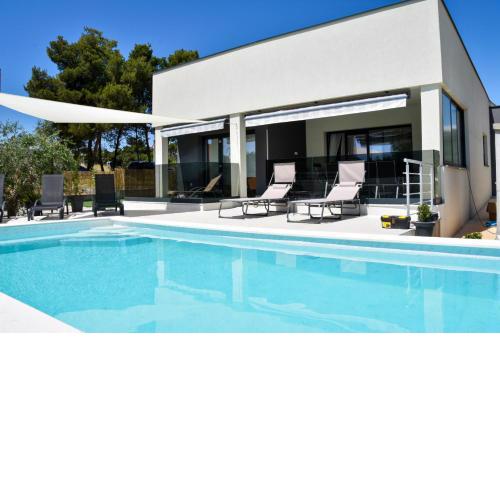 Villa Sportiva Zadar with Private heated pool