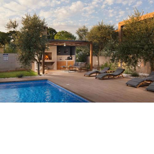 Villa Stanzietta Novigrad for 10 at Olive orchard