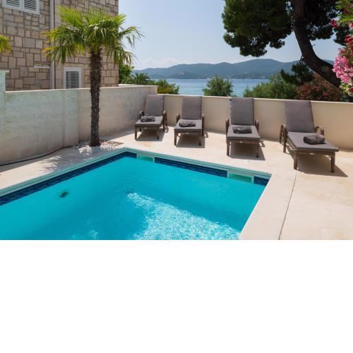 Villa Suartini Viganj Pool or Jakuzzi