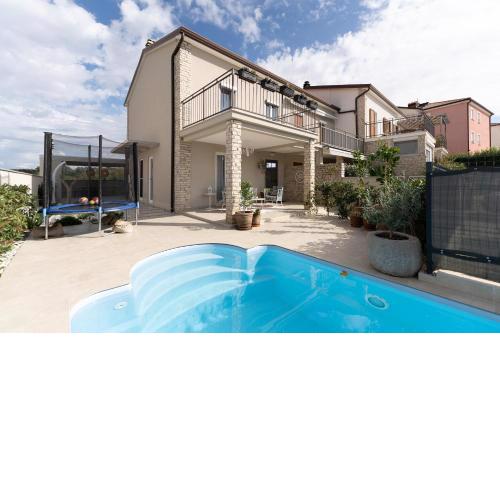 Villa Summer