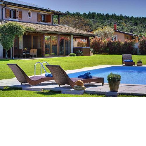 Villa Sunny Flowers