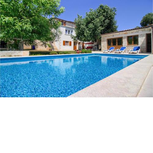 Villa Taki