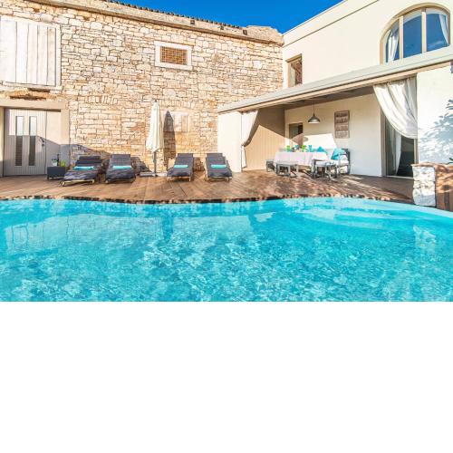 Villa Ulika by Villa Plus