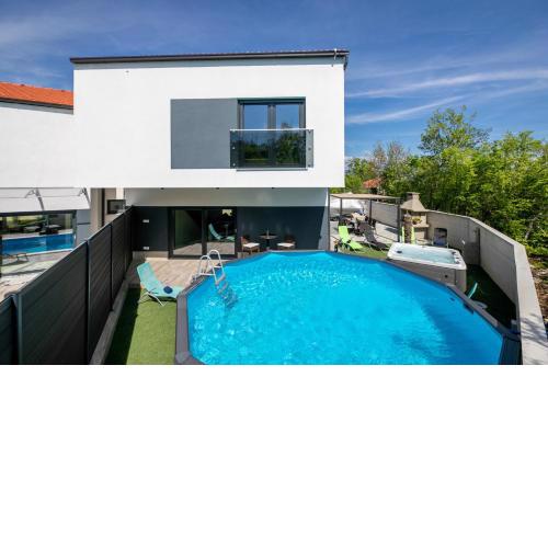 Villa Veroniq