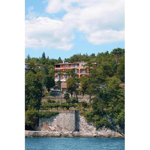 VILLA VOLOSKO with private parking and breakfast,seaview