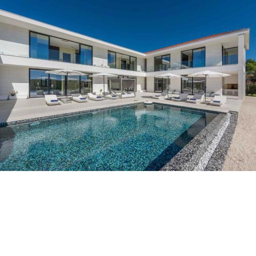 Villa Vrsar Magnifique A Beautiful Contemporary 5 Bedroom Villa Sauna and Gym