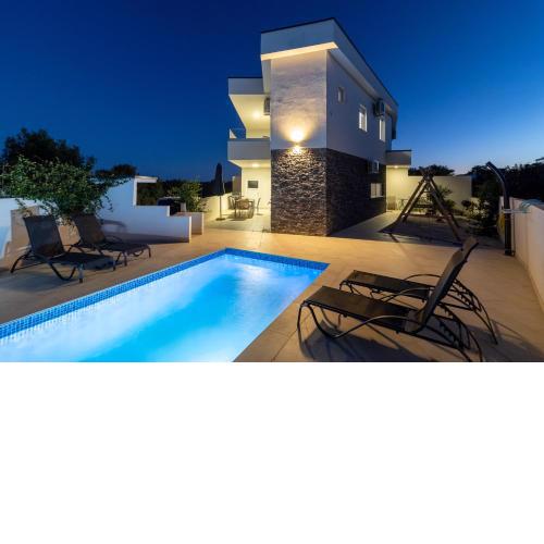 Villa White Jasmin