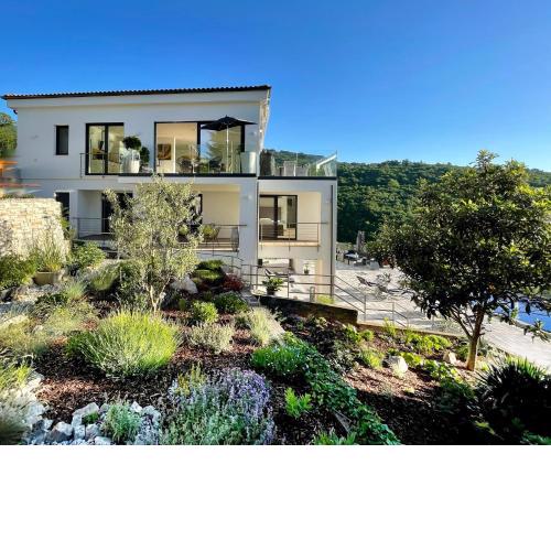 Villa White Pearl Opatija Haus A mit Meerblick und Pool