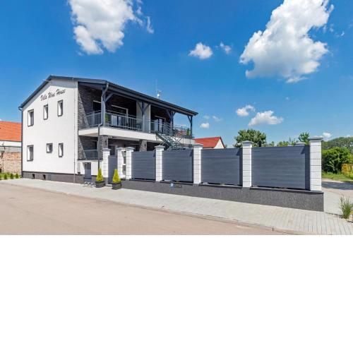 Villa Wine House
