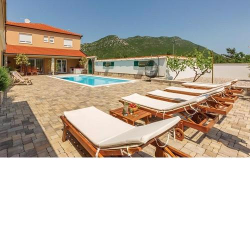 Villa Zara with heated Hydromassage-Pool