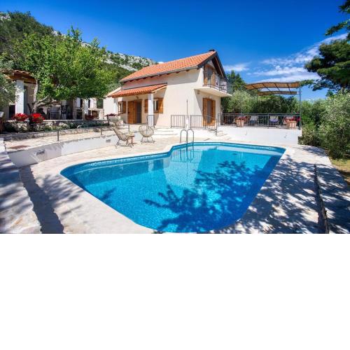 Villa Zoro 3-bedroom villa with private pool and amazing panorama