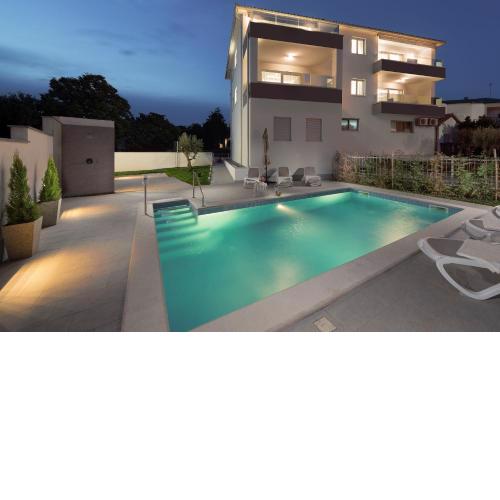 Viras Luxury Holiday