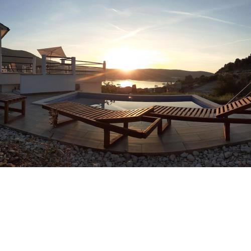 Vis - luxury holiday villa with swimming pool