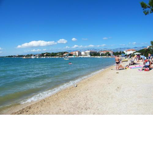 VRSI, SUNNY HOUSE for 8