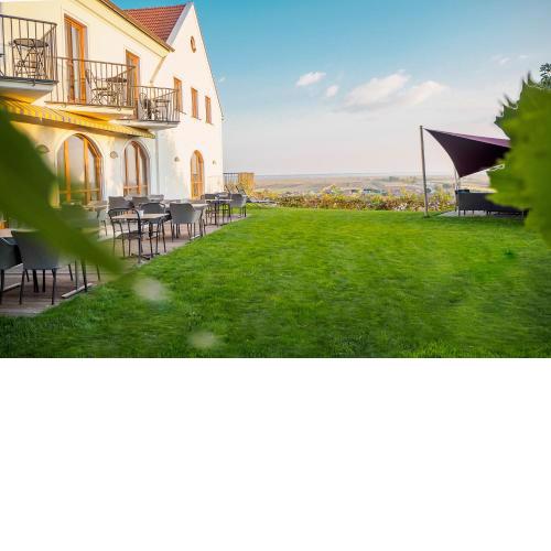 Weingut & Gästehaus zum Seeblick - Familie Sattler