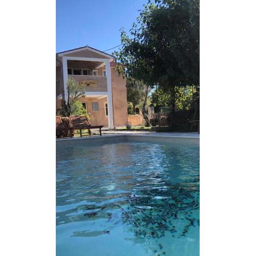 Wellness House Oliva with heated salt water Pool, Sauna & Jakuzzi
