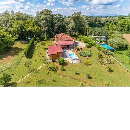 Wellness House On The River Kupa - Happy Rentals