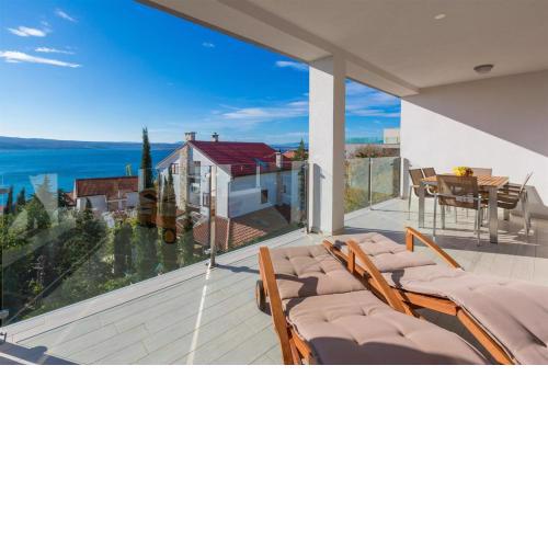 WHITE HOUSE PENTHOUSE