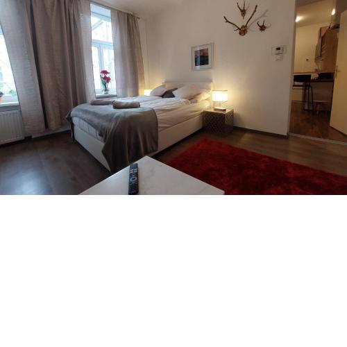 Wiener Stadthalle Balcony Gem with Full Kitchen