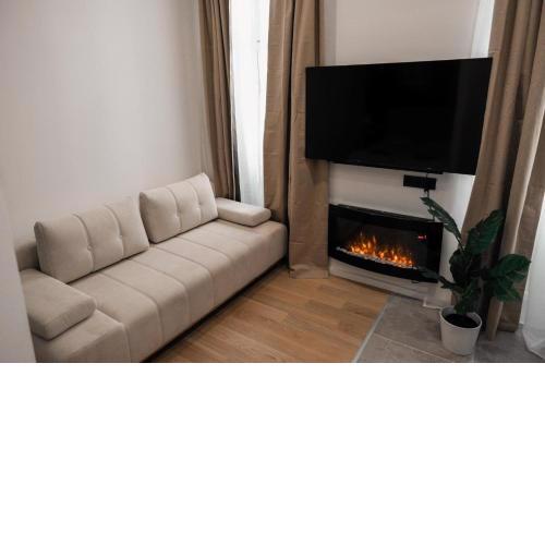 WL Apartments #16H
