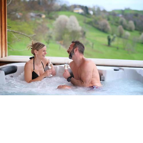 Wohlfuehloase am Trausdorfberg mit Sauna/Whirlpool