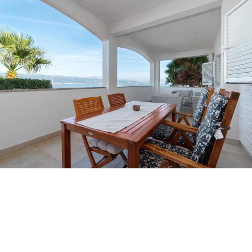 Wohnung Anita mit großem Balkon und Meerblick