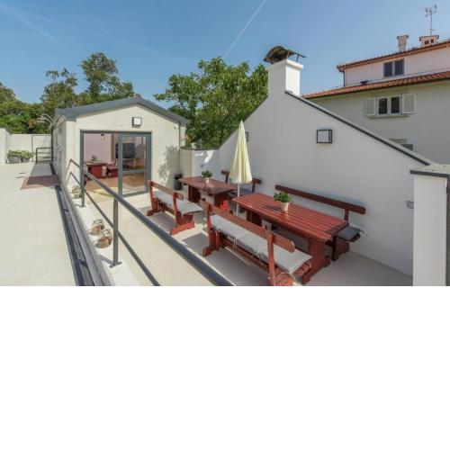 Wohnung in Pjescana Uvala mit Großer Terrasse