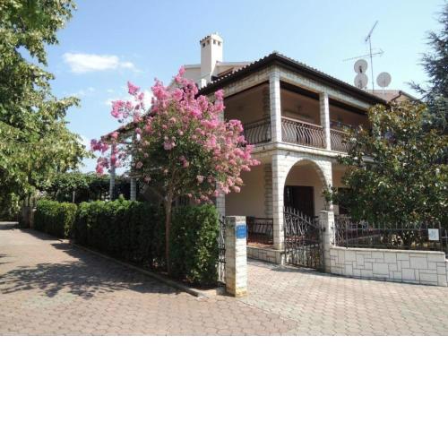 Wohnung in Vrvari mit Großem gemeinschaftlichem Pool