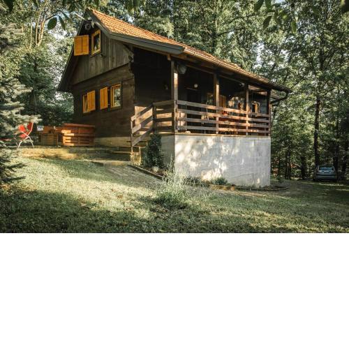 WOODEN HOUSE near the River Kupa